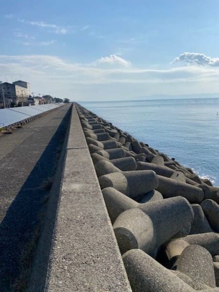 日中のテトラ帯でチヌ狙い